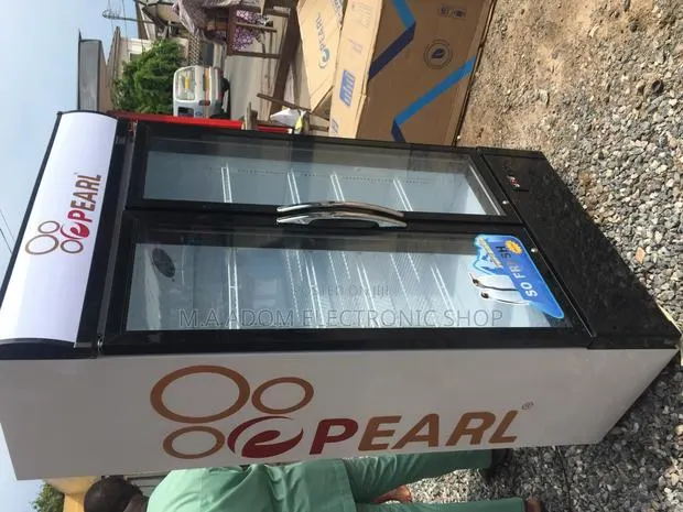 Strong Body Pearl PVC 73 568litres Display Fridge · Photo 1