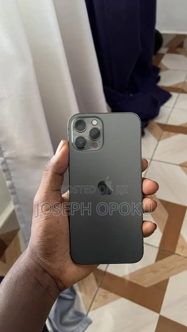 Apple iPhone 12 Pro Max 128 GB Graphite · Photo 1