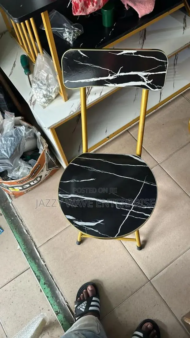 Foldable Chair · Photo 1