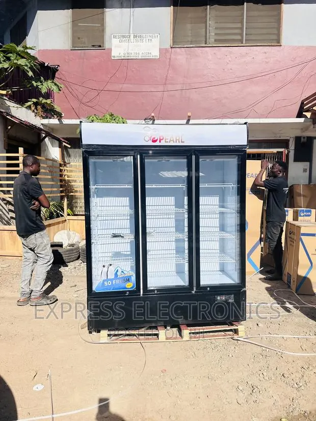 PVC-150 Three Doors Display Fridge Pearl White . · Photo 1
