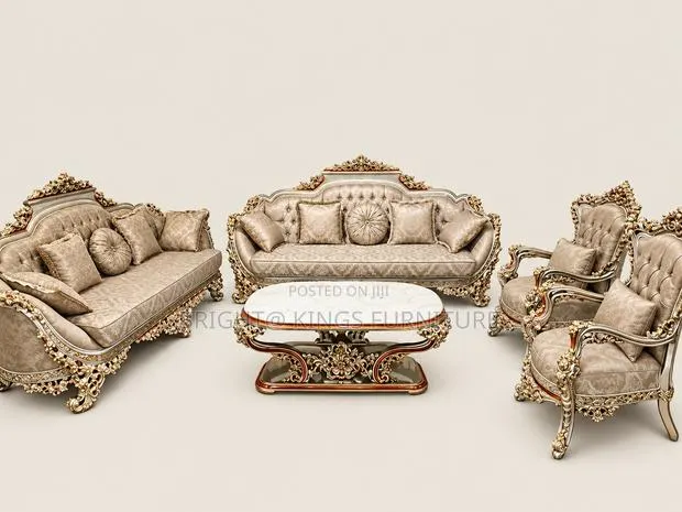 Classic Antique Sofa Set · Photo 1