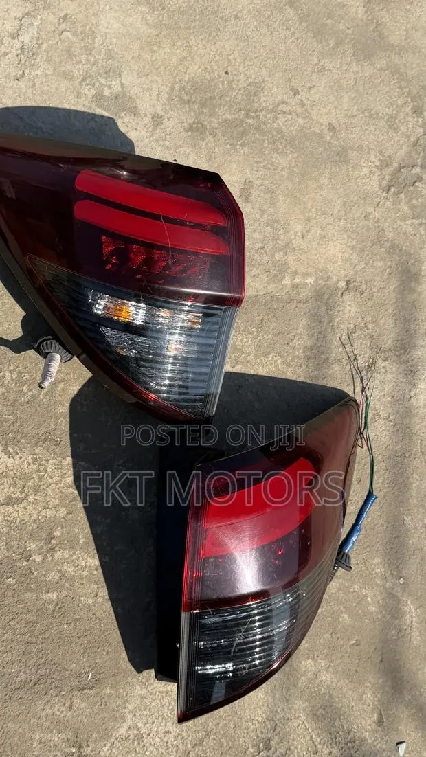 Honda HR-V Touring Taillight 2018,2019,2020 · Photo 1