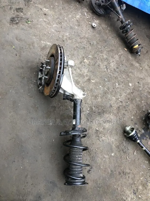 Mitsubishi Outlander and Nissan Rogue Shocks With Hub 2021/22/23/24 · Photo 1
