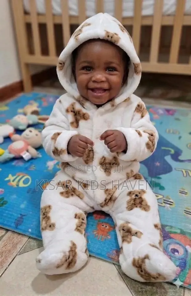 Comfy Unisex Cloths 0 to 6months · Photo 1