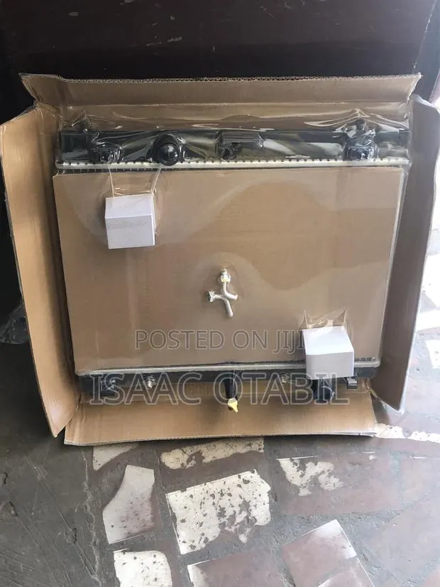 Toyota Yaris 2006 2007 2008 2009 Radiator · Photo 1