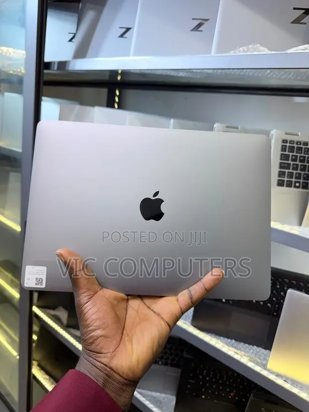 Laptop Apple MacBook Pro 2016 16GB Intel Core i7 SSD 512GB · Photo 1
