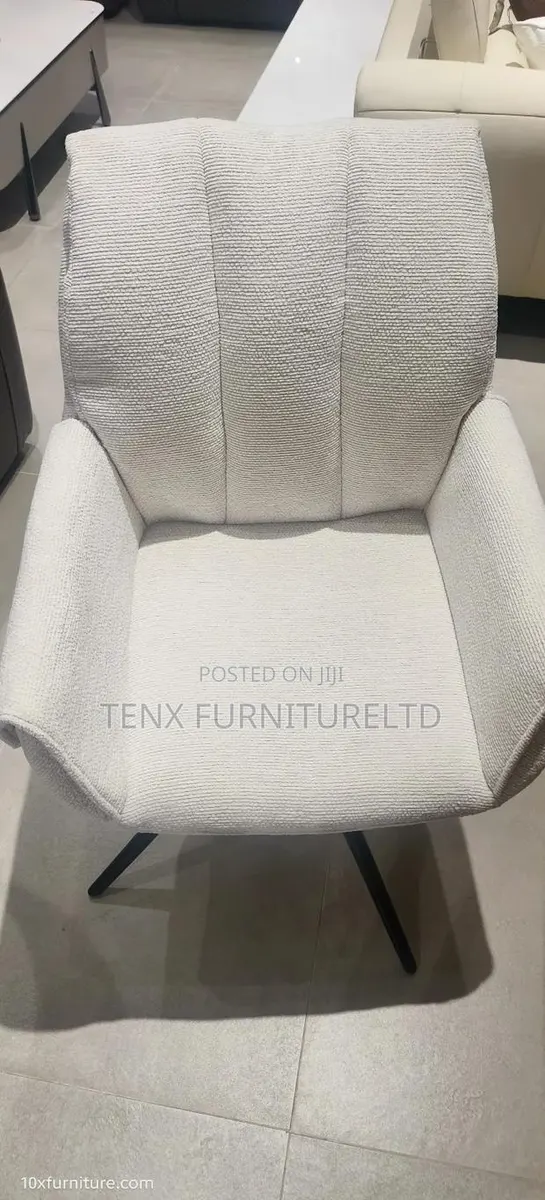 Dining Chair (Fabricios) Single · Photo 1
