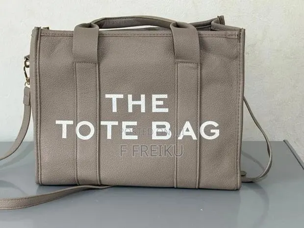 Marc Jacobs: The Tote Bag · Photo 1