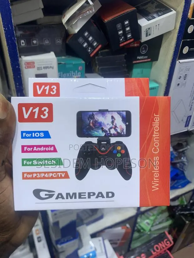 V13 Wireless Gamepad Controller · Photo 1