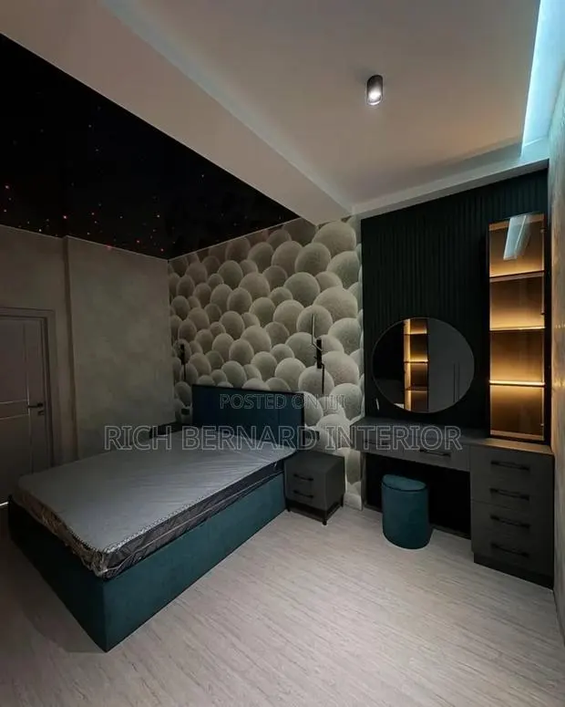 Modern Queen Size Bed + Dresser Set · Photo 1