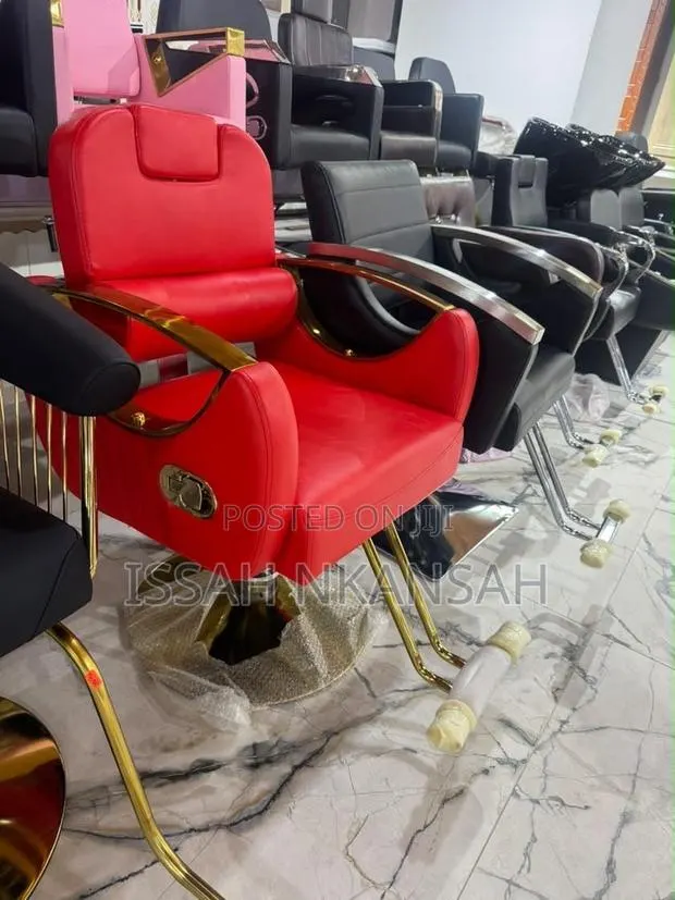 Fully Red Luxury Chair · Photo 2