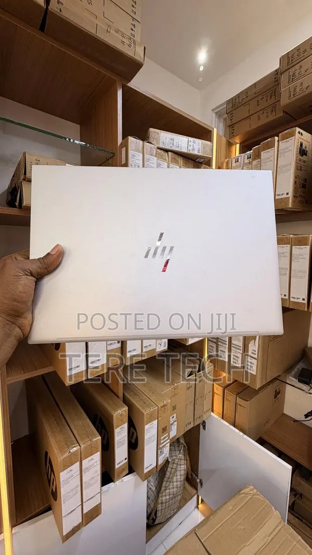 New Laptop HP 16GB Intel Core Ultra 5 SSD 512GB · Photo 1