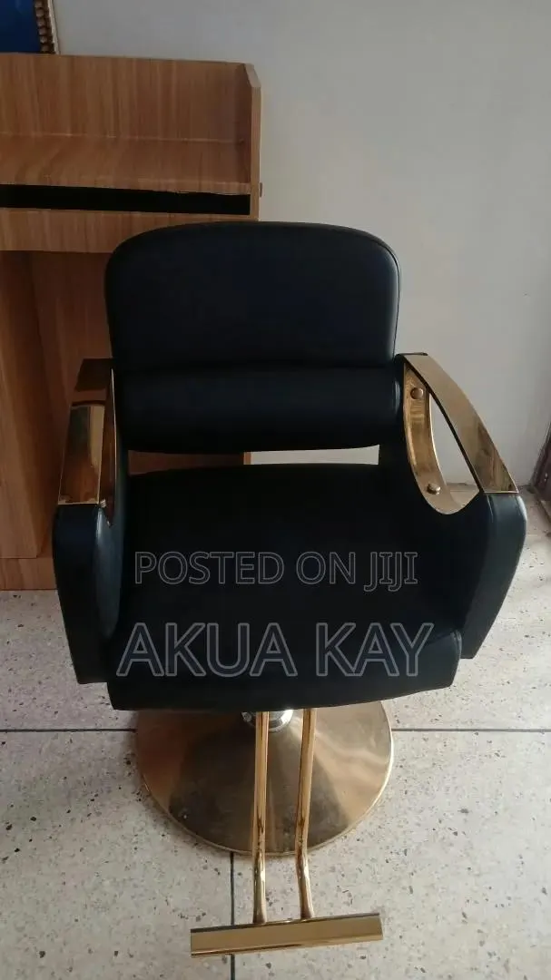 Styling Chair · Photo 2