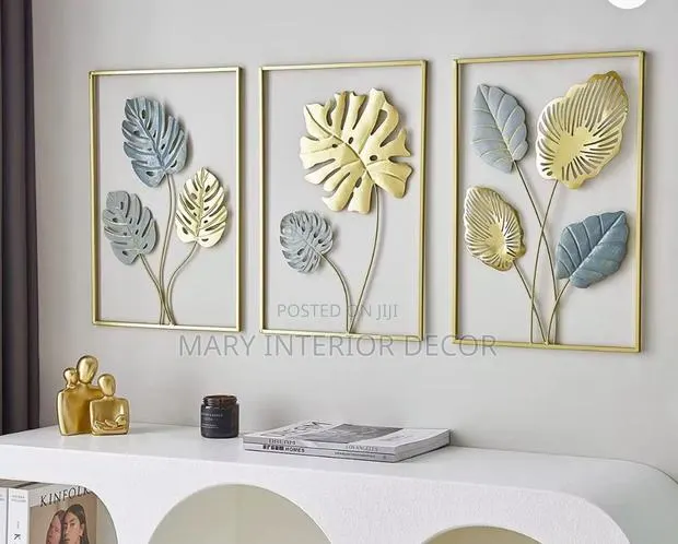 Metal Frame Flowers · Photo 1