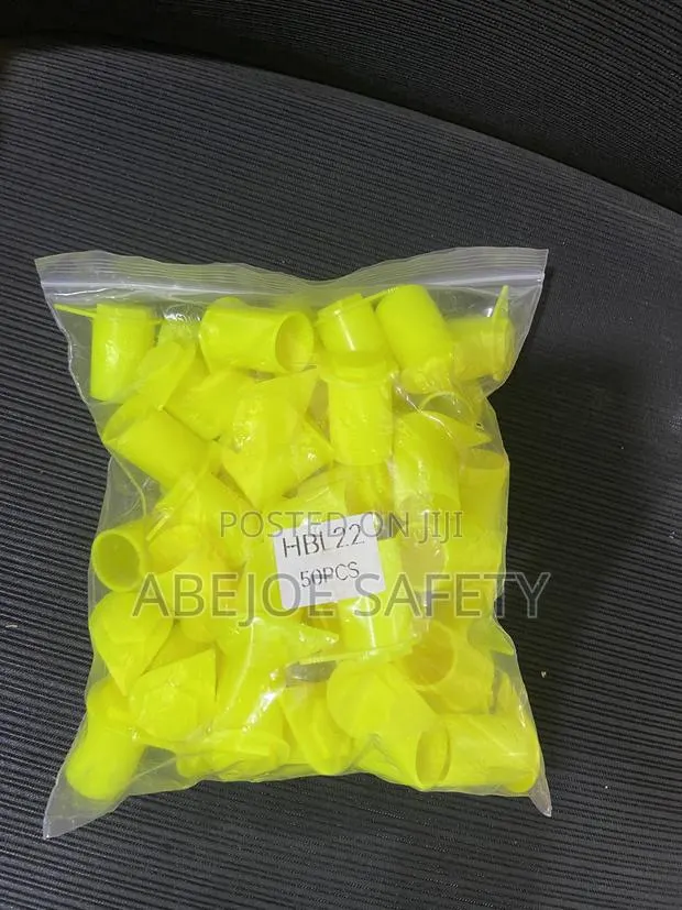 Wheel Nut Covers – Durable Plastic Lug Nut Caps for Trucks & Vehicles · Photo 1