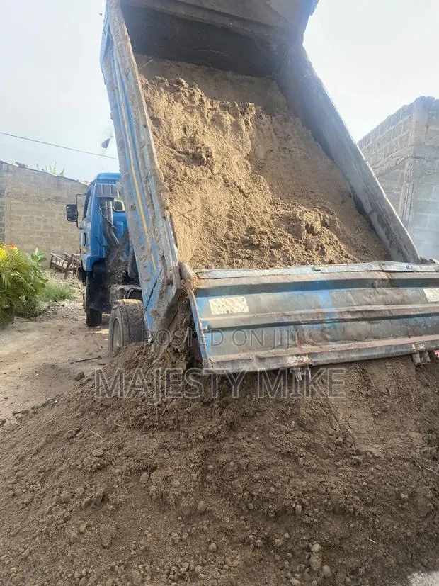 Call for Quality Affordable Stone, Chipping Black Soil Call for Price · Photo 1