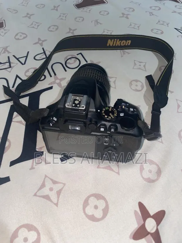 Nikon D3500 24.2pm Digital Camera · Photo 1