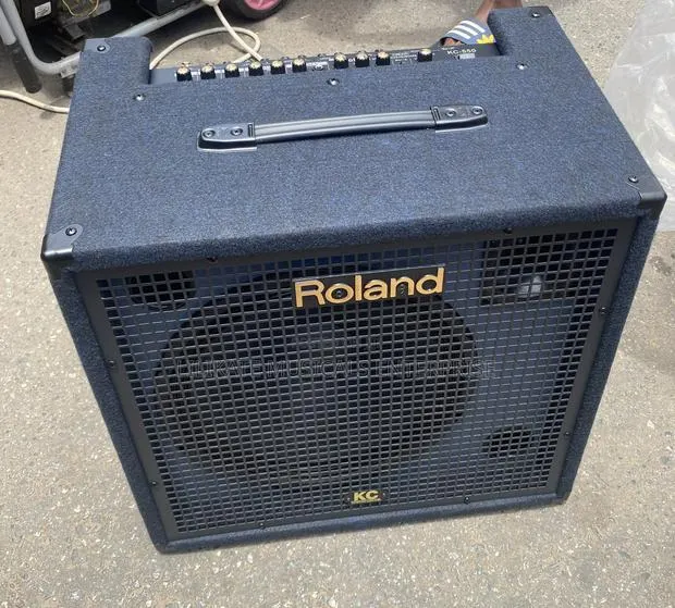 Roland KC-550 Keyboard Combo-180w · Photo 1