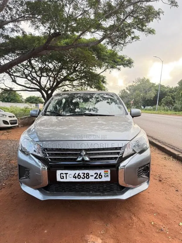 Mitsubishi Mirage SE 2022 Gray · Photo 1