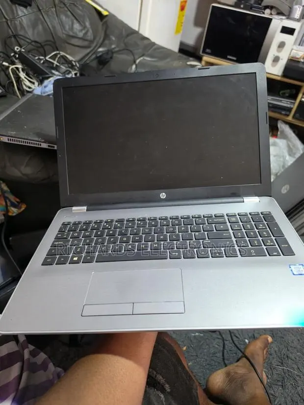 Laptop HP 250 G6 8GB Intel Core i5 SSD 256GB · Photo 1