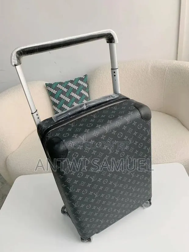 Quality Suitcases · Photo 1