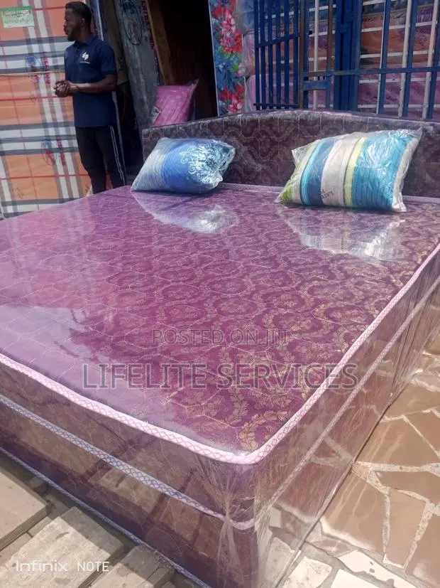 Big Bed - King Size /Inbuilt Foam- Free Pillow · Photo 1