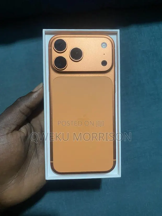 Apple iPhone 17 Pro Max 256 GB Orange · Photo 1