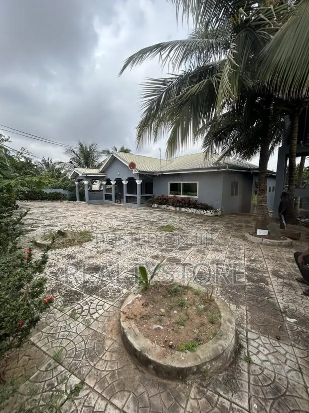 5bdrm House in Abuom, Accra Metropolitan for rent · Photo 1