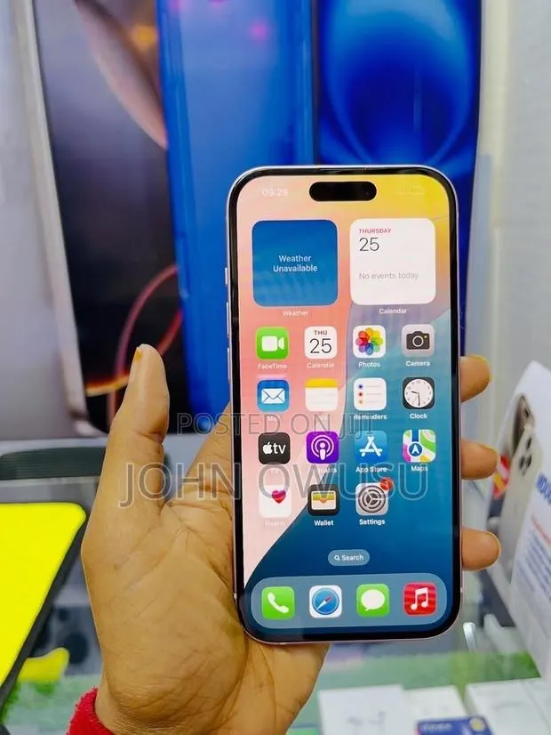 New Apple iPhone 15 128 GB Pink · Photo 1