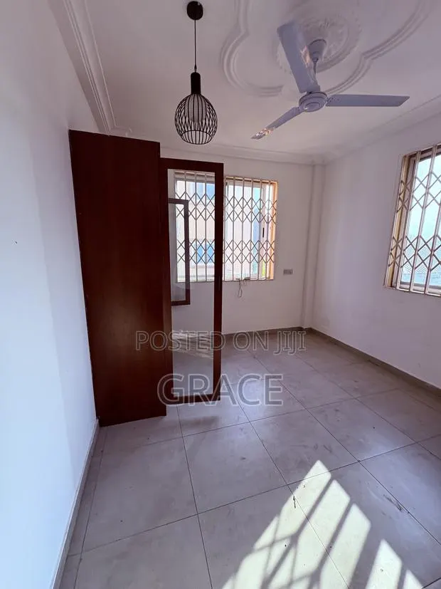 Furnished 2bdrm Apartment in East Legon for rent · Photo 2