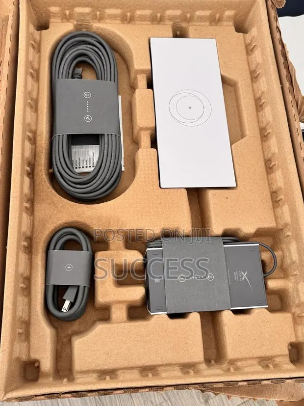 Starlink Power Adapter · Photo 1