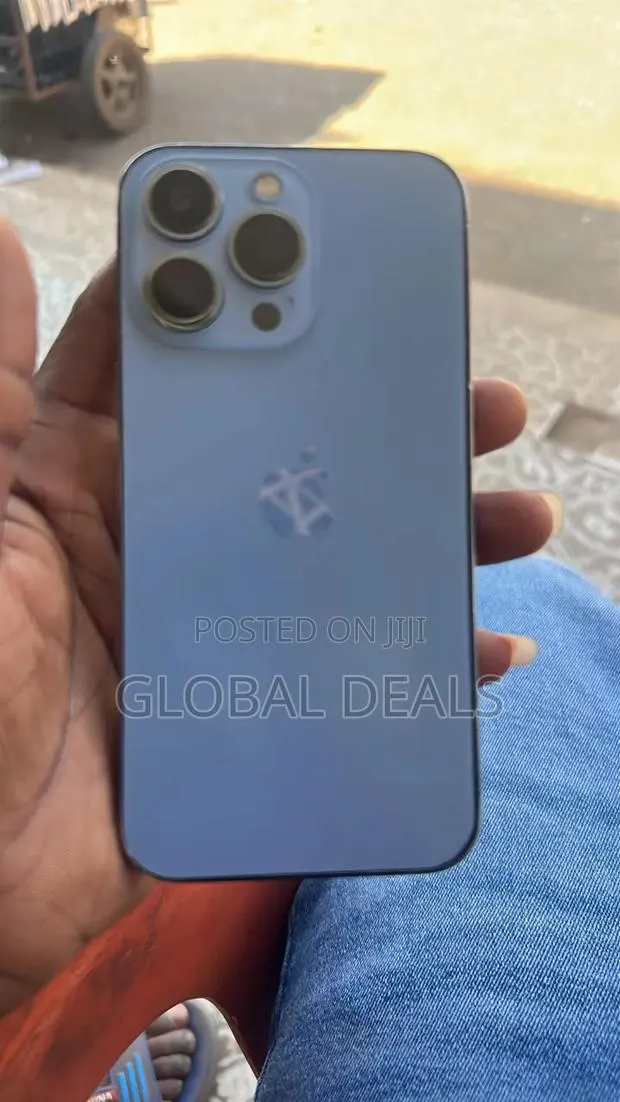 Apple iPhone 13 Pro 256 GB Blue · Photo 1