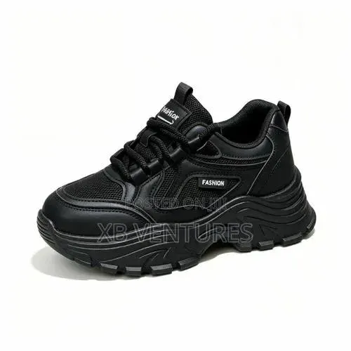 Elegant Women's Bow-Adorned Sneakers · Photo 1