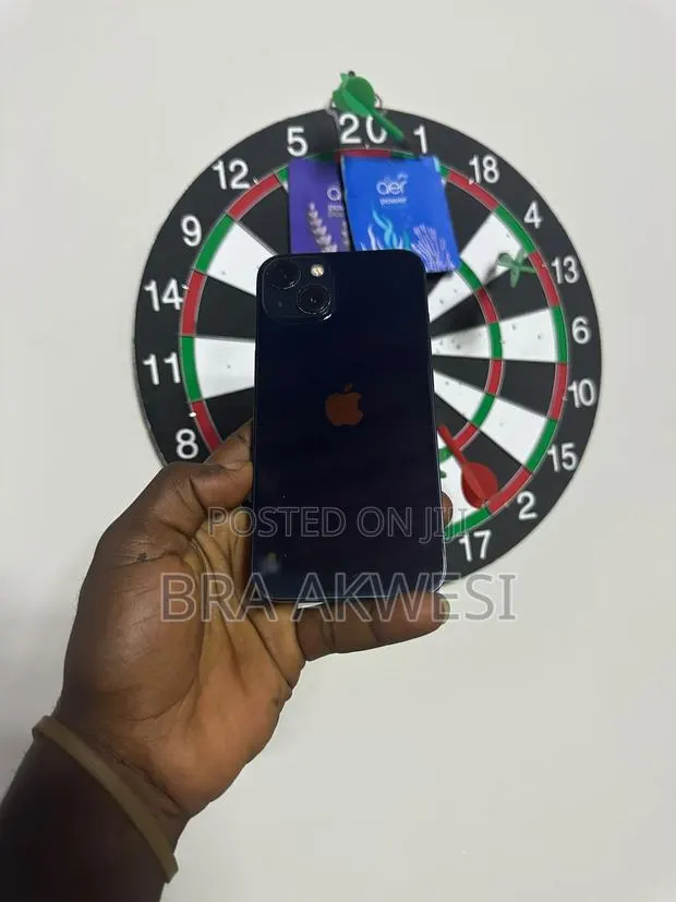 Apple iPhone 13 128 GB · Photo 1