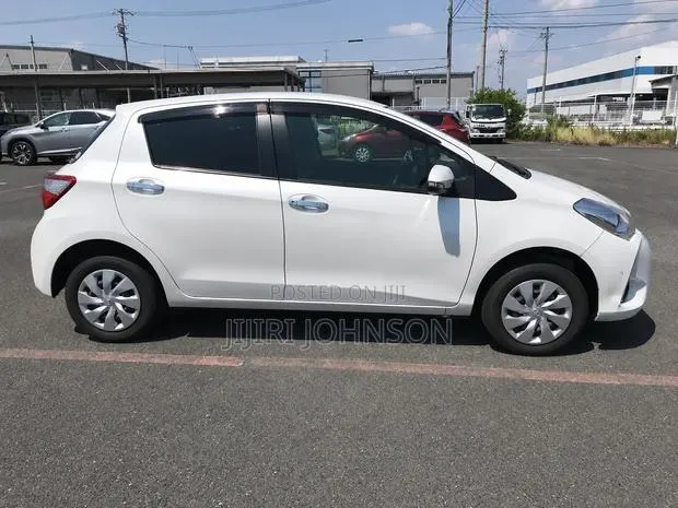 Toyota Vitz 1.3 FWD 5dr 2018 White · Photo 1