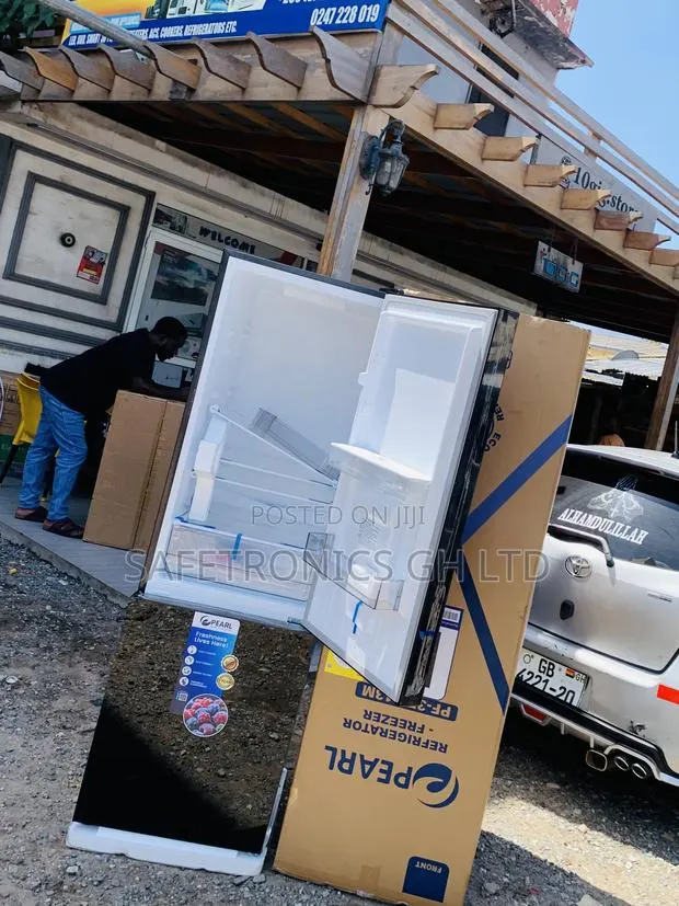 Ultra Modern Pearl Pf-370-13m Refrigerator-Freezer · Photo 1