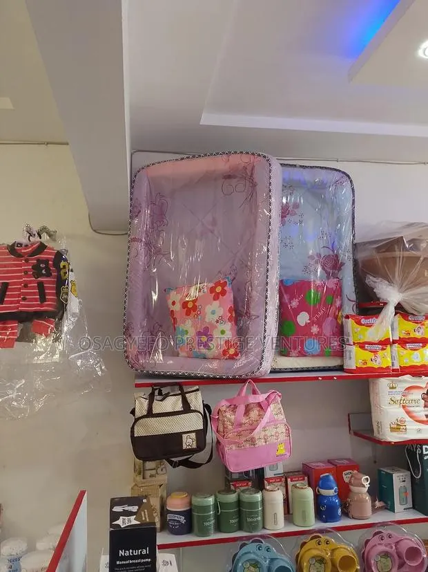 Baby Bed +Pillow · Photo 2