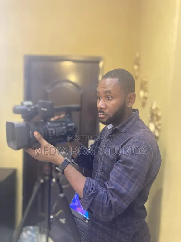 Camera Crew · Photo 1