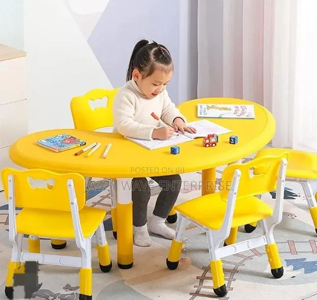 Kids Tablet And Chair · Photo 1