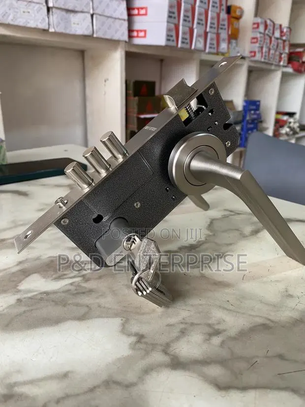 High Quality Locks for Heavy Duty Doors · Photo 1