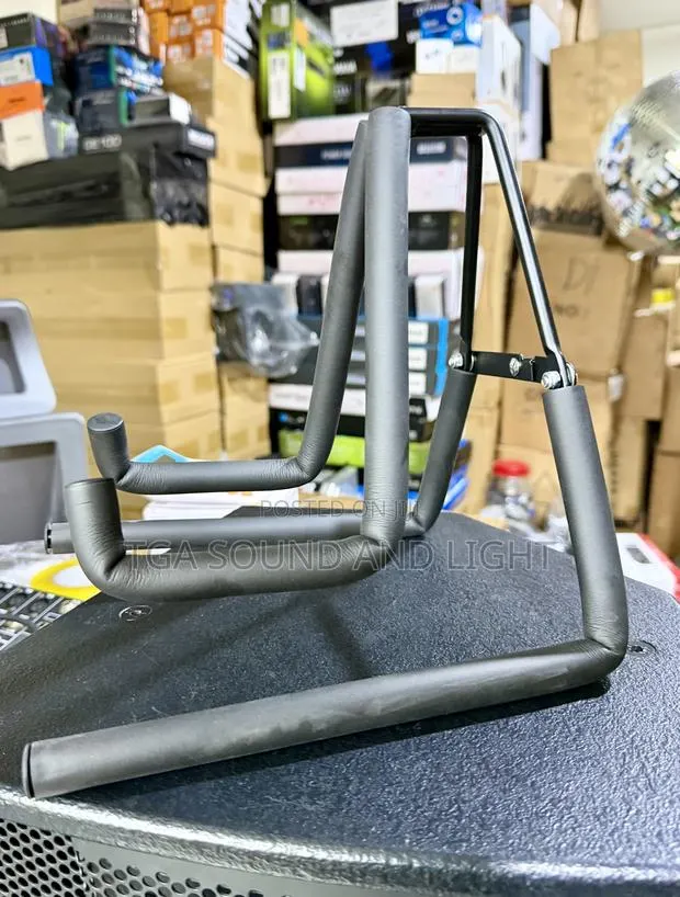 Pro-Musica Heavy Duty Acoustic Guitar Stand · Photo 1