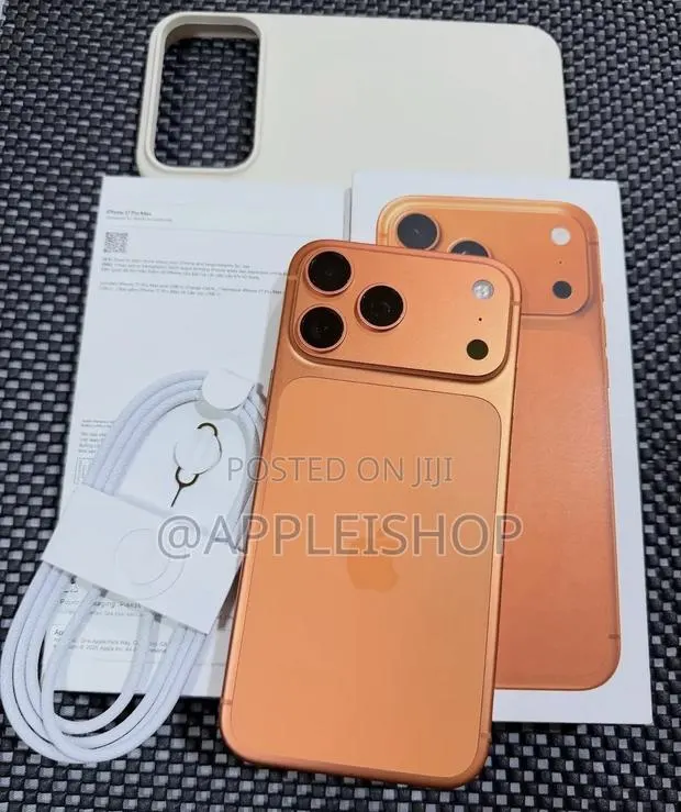 Apple iPhone 17 Pro Max 512 GB Orange · Photo 1