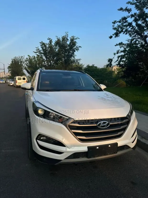 Hyundai Tucson 2018 White · Photo 1