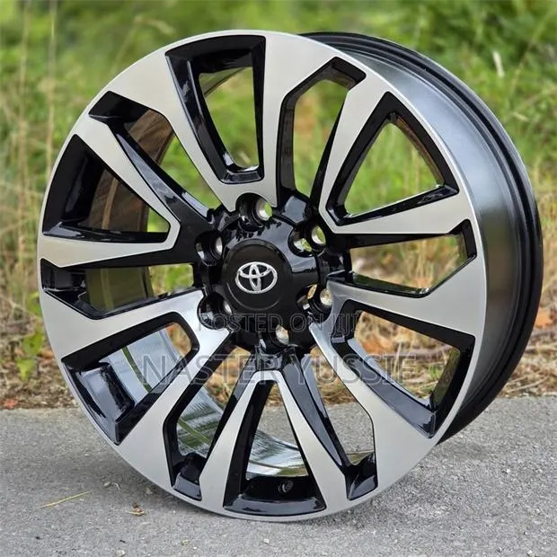 Toyota Hilux Rim Available · Photo 1