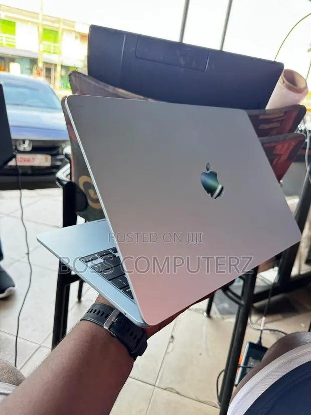Laptop Apple MacBook Air 16GB Apple M4 SSD 256GB · Photo 1