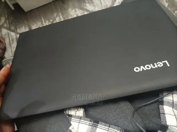 Laptop Lenovo V110 4GB Intel Core I5 HDD 500GB · Photo 1