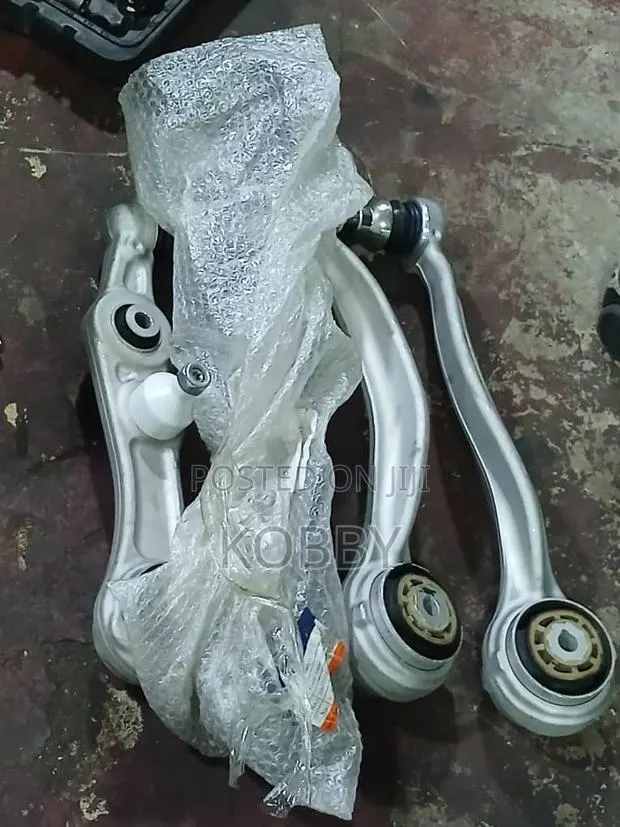 Benz C300/ W250 Lower Arm / Control Arm Brand · Photo 1
