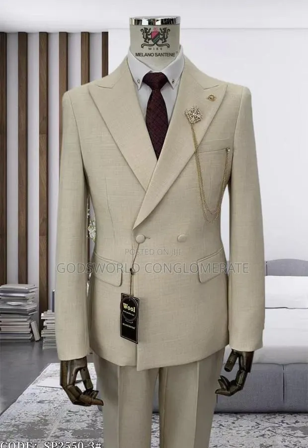 Two Button Double Breasted · Photo 1