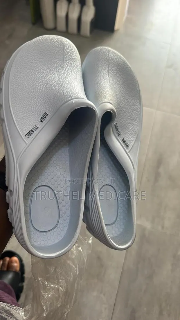 Nurses Crocs · Photo 1