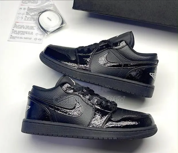 Original Jordan 1 Low Patent Black Elephant · Photo 1